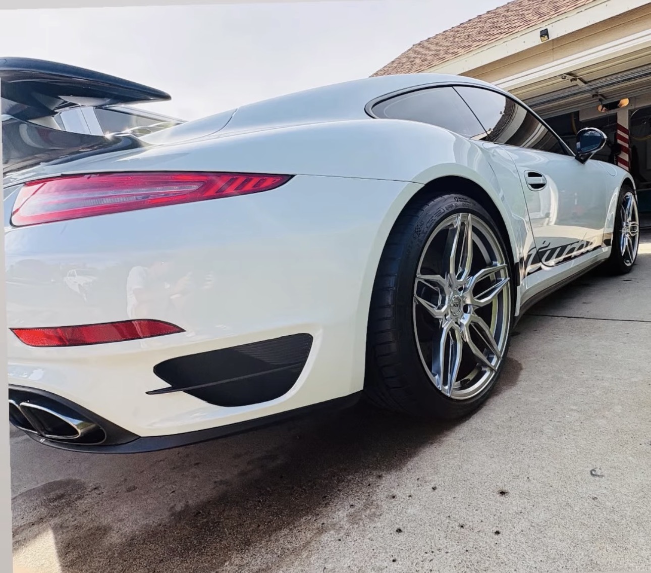 Spray Wax vs. Paste Wax: Which Is Best for San Diego Cars?